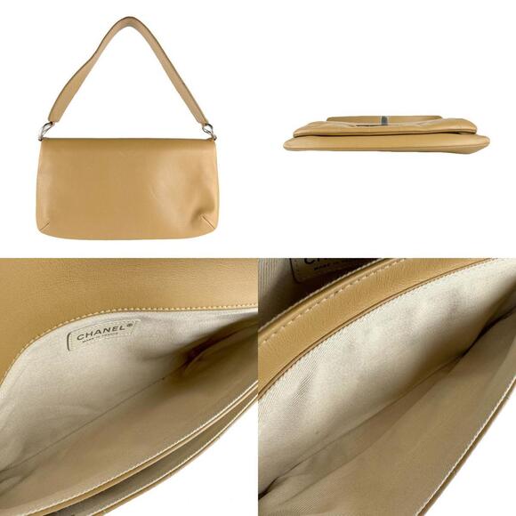 CHANEL Cream Leather Shoulder Bag